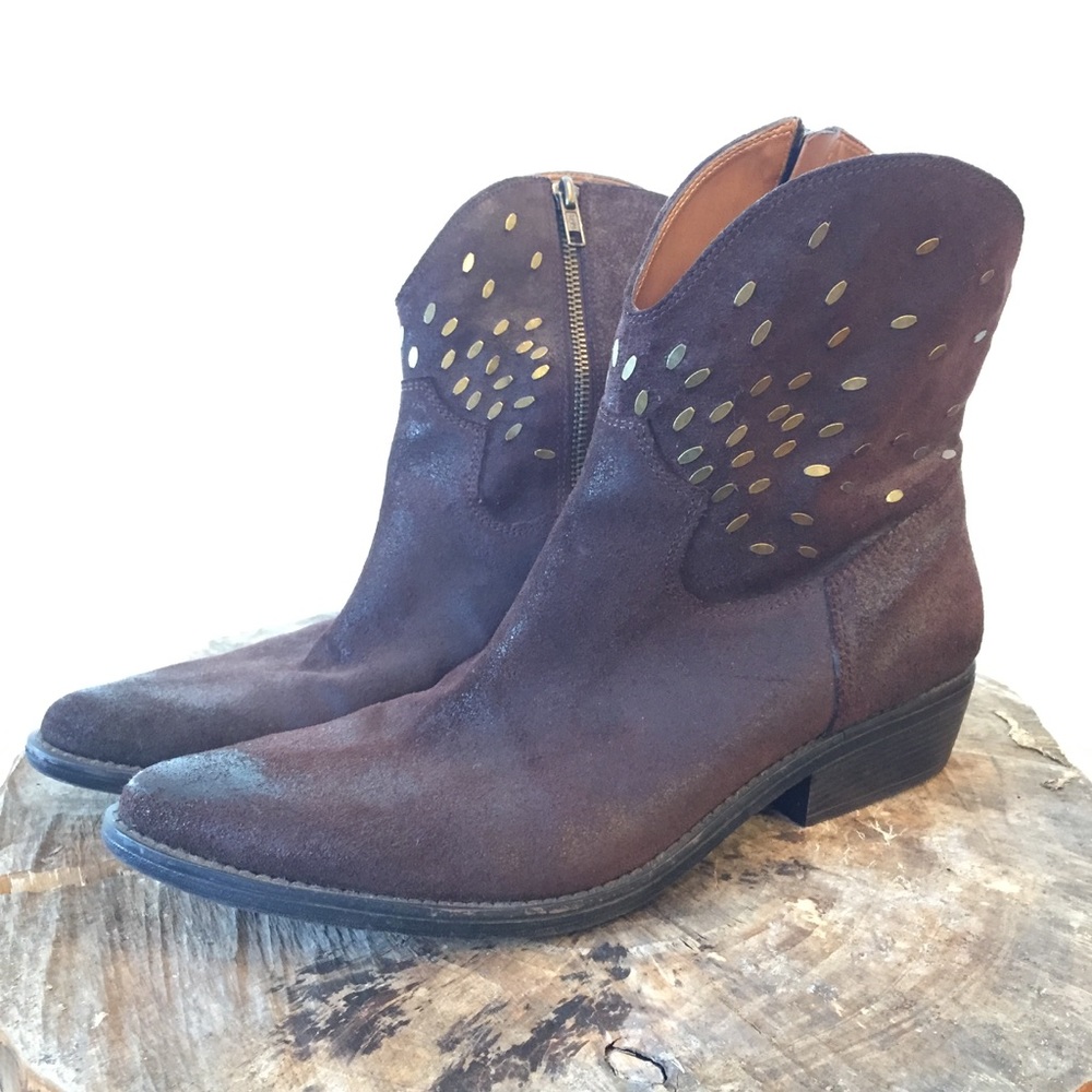 Ankle boots